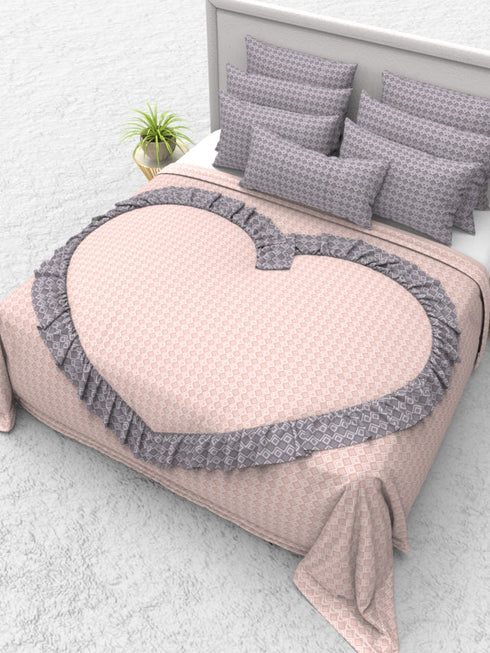The White Moss Valentine Heart Winter comforter with 2 pillow covers